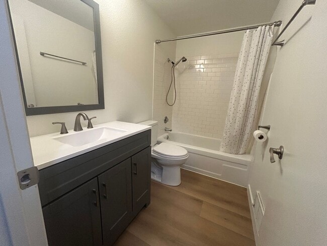 Building Photo - Beautiful 2 Bedroom, 2 Bathroom Condo in N...