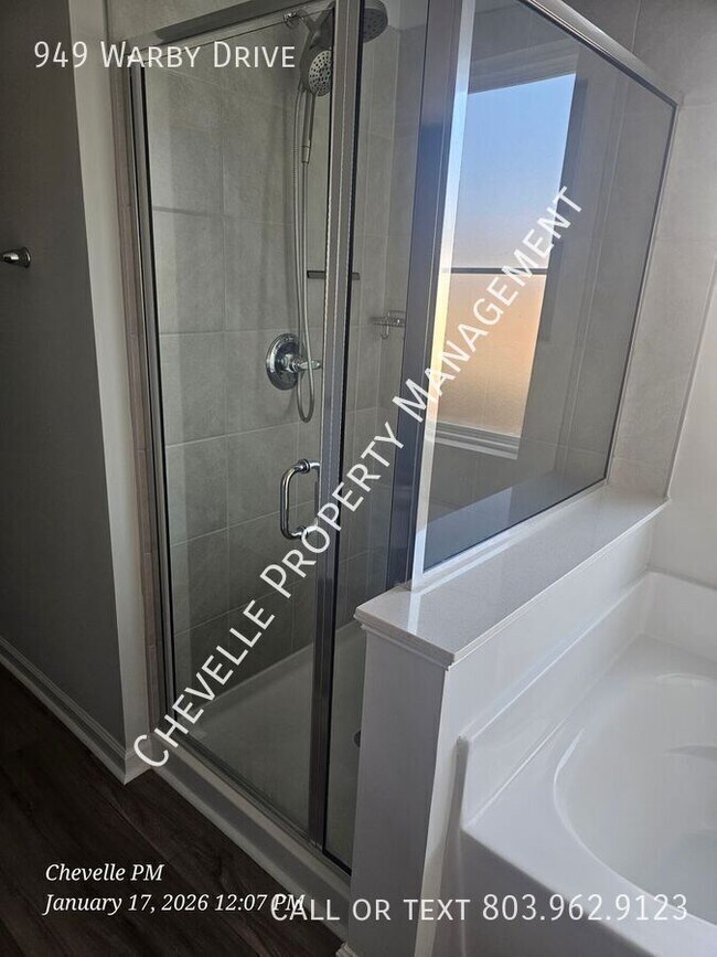 Building Photo - 949 Warby Dr