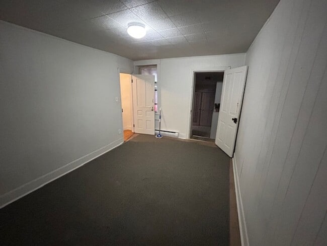 Building Photo - $1050 Middletown 2 bedroom for rent