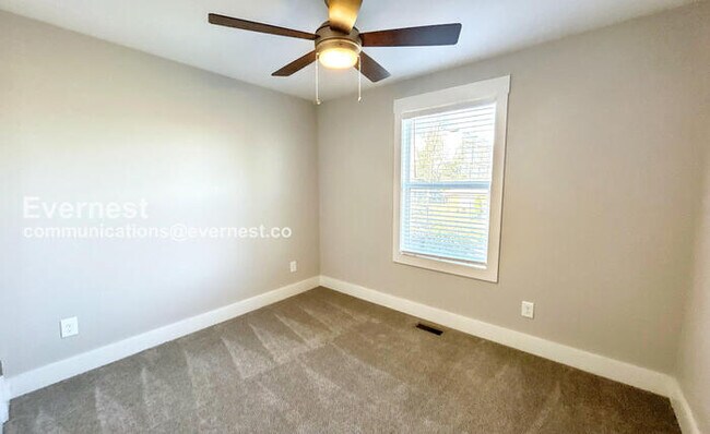 Building Photo - 220 Croleywood Ln