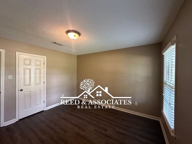 Building Photo - Spacious 4 Bedroom in GERMANTOWN!!