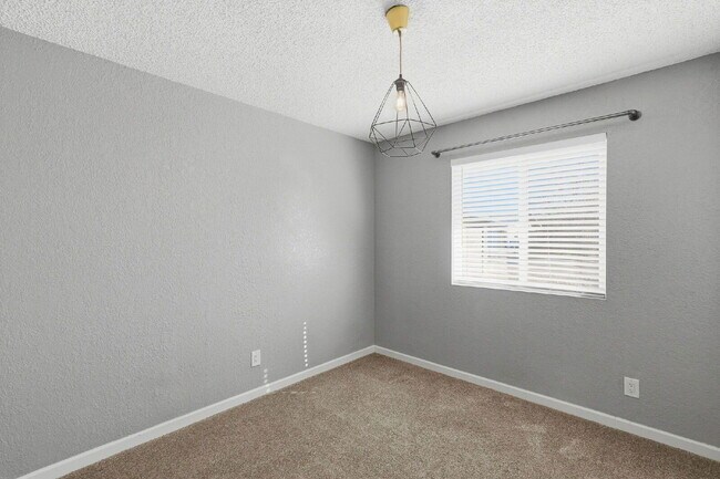 Building Photo - 1056 S Lazona Dr