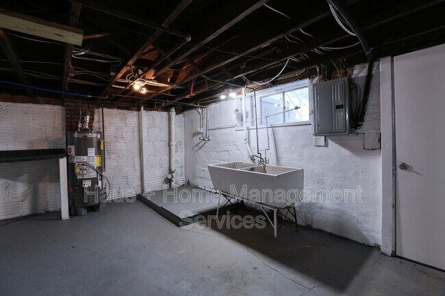 Building Photo - 66 Dewey St