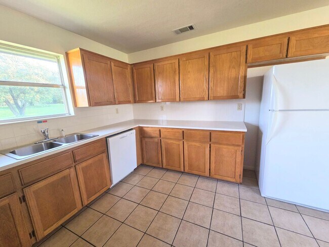 Building Photo - 3-Bed, 2-Bath Home for Rent in Kempner, TX