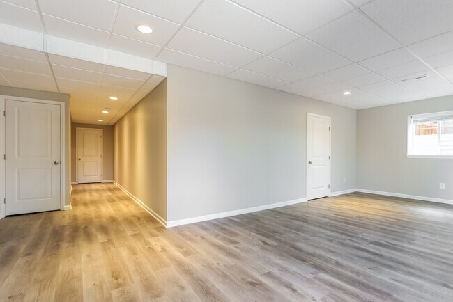 Building Photo - 3305 Riverwood Way