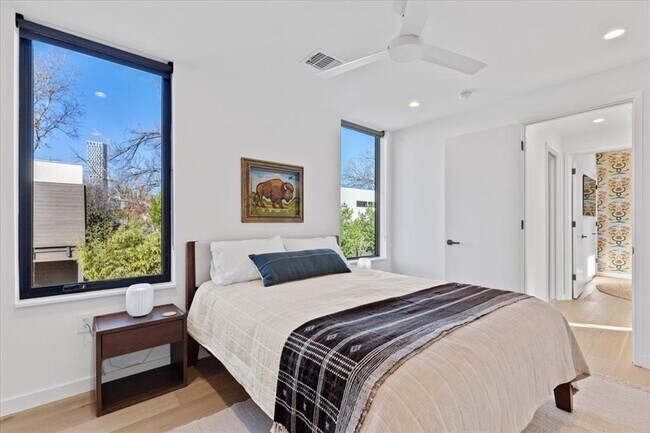 Building Photo - 1709 Willow St