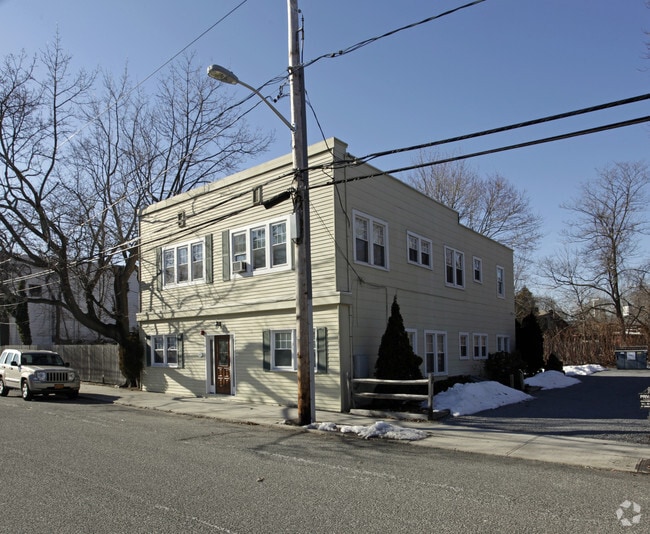 Primary Photo - 6 Brook Rd