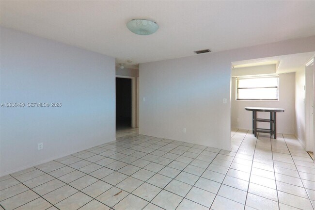 Building Photo - 1321 N 58th Ave