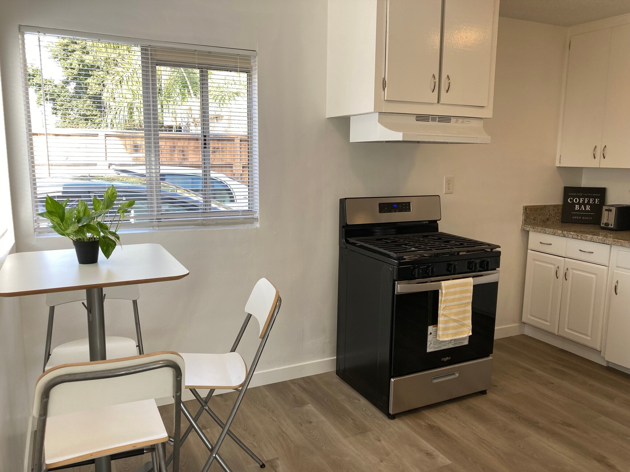 Kitchen and dining area - 4411 Kendall St