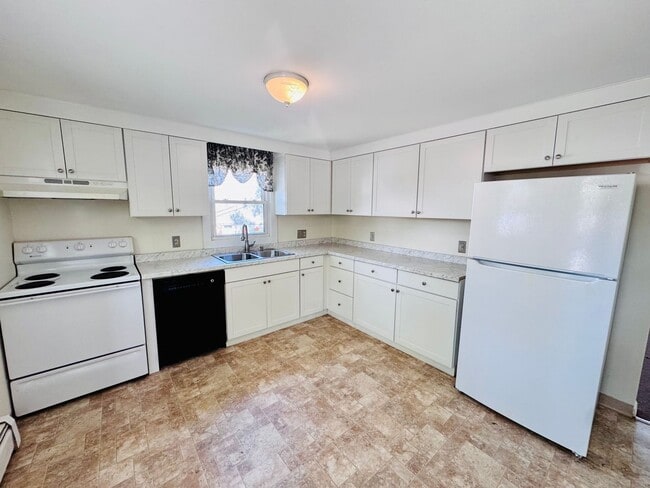 Primary Photo - Newly Renovated Year-Round Apartments – St...
