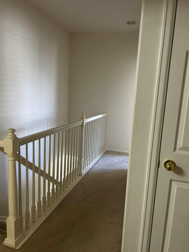 Building Photo - 12929 Grant Cir E