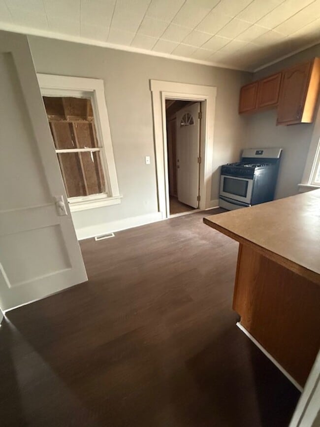 Building Photo - House for Rent - 1 bedroom / 1 bathroom