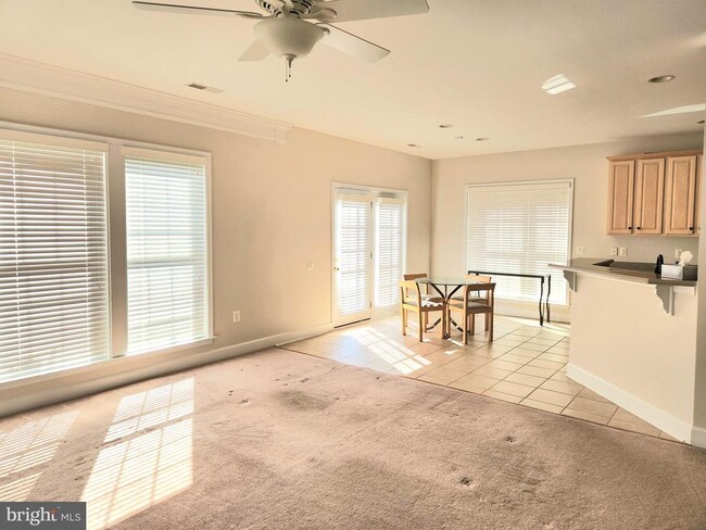 Building Photo - 20667 Golden Ridge Dr
