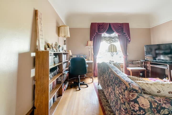 Parlor - 2374 Mission Inn Ave