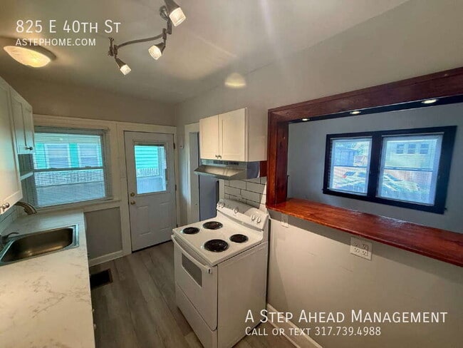 Building Photo - 825 E 40th St