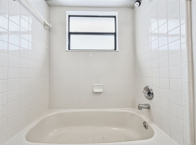 Building Photo - 4 Bedroom Upgraded Home for rent in Bermuda Bay