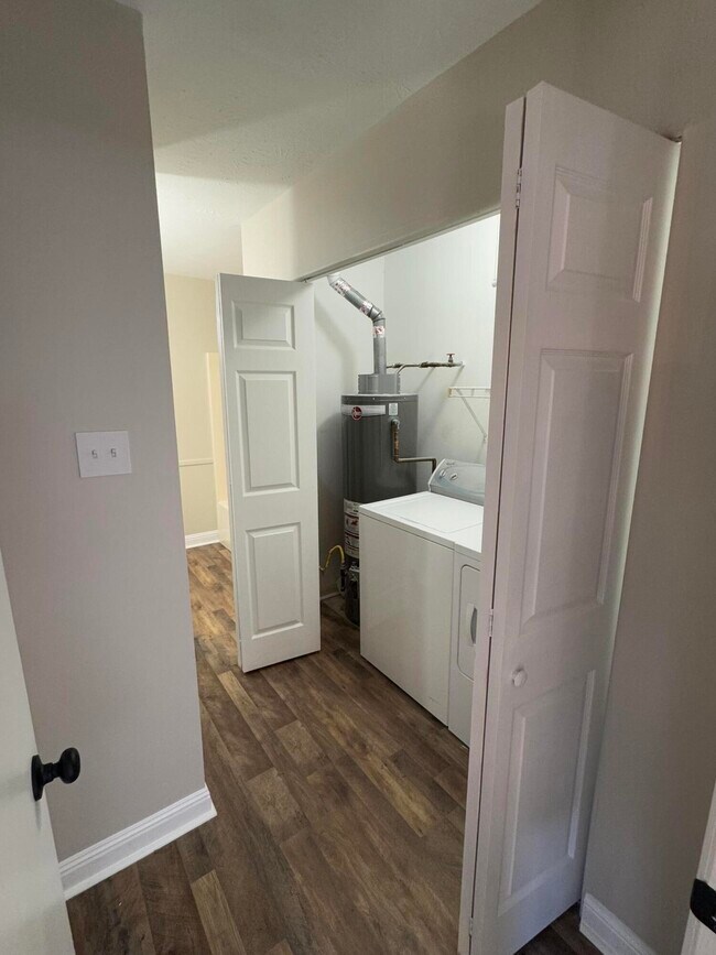 Building Photo - 1470 Vintage Cir