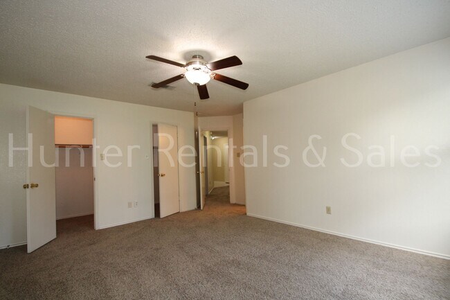 Building Photo - Charming 3-Bedroom Home with New Carpet and Spacious Backyard