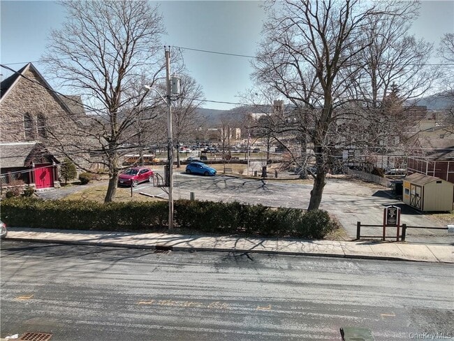 Building Photo - 27 Church St