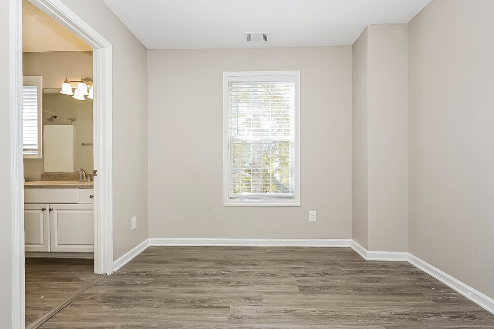 Building Photo - 1374 Buckingham Dr