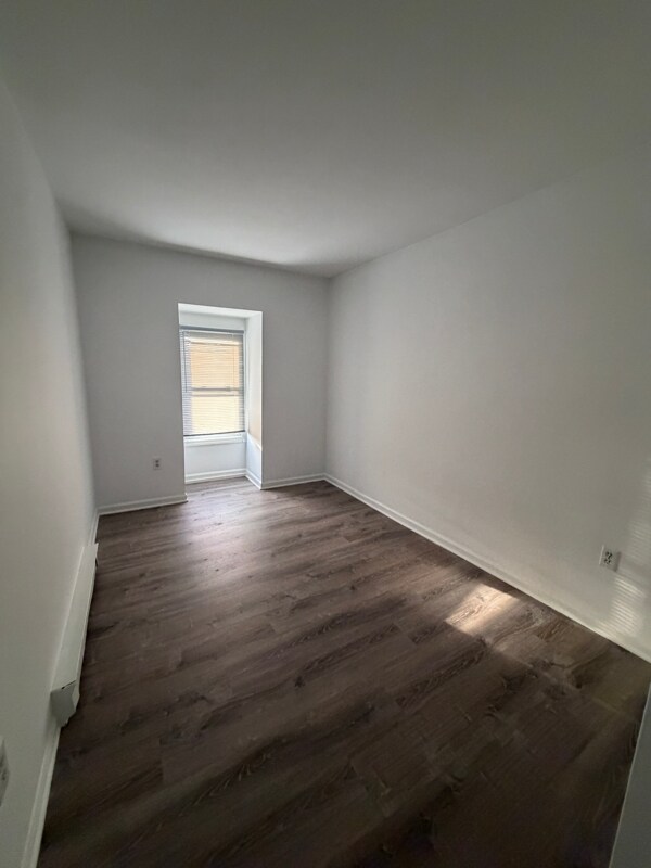 Building Photo - 444 Bridge St