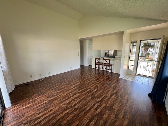 Building Photo - Mililani Town - 2 bedrooms, 1 bathroom hom...