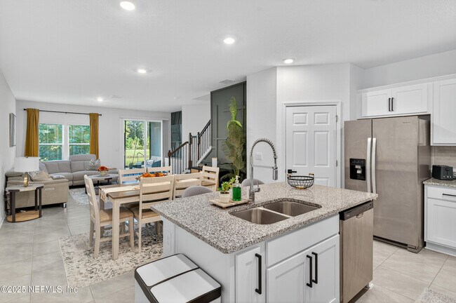 Building Photo - 33 Coastline Wy