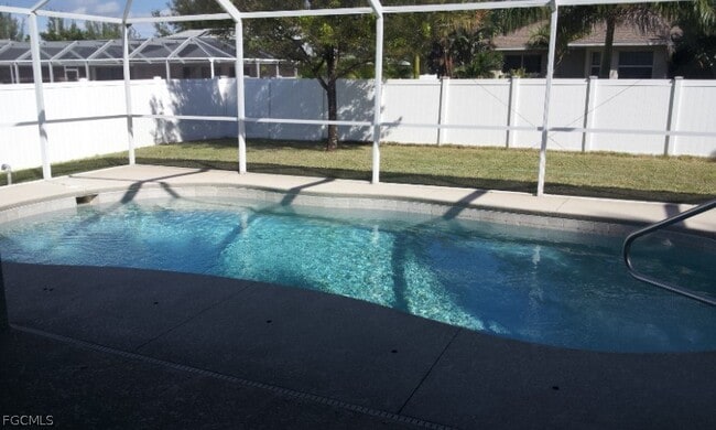 Building Photo - 2733 SW 11th Pl