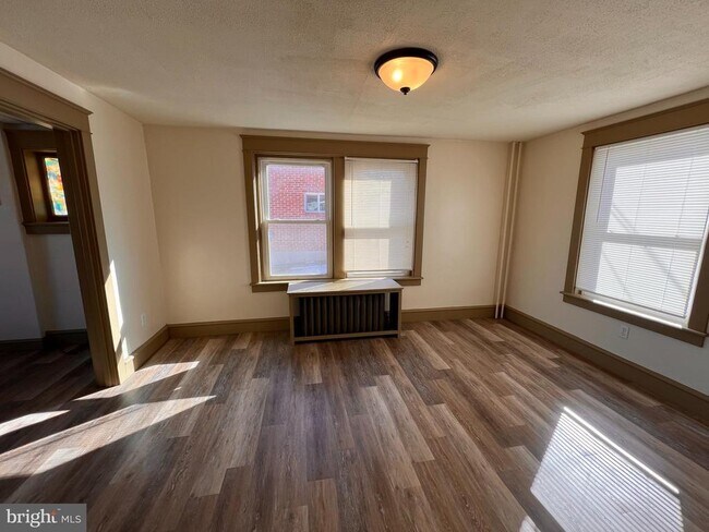 Building Photo - 2268 READING