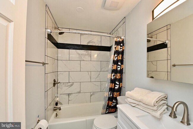 Building Photo - 10612 Anita Dr