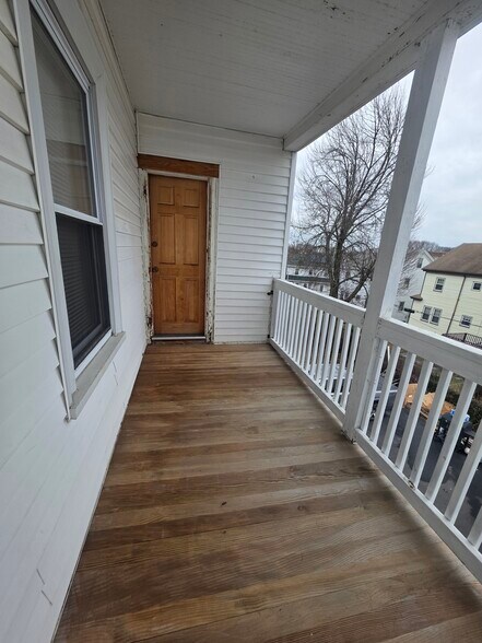 Building Photo - 14 Vera St