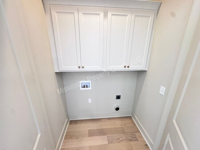 Building Photo - The Southern - 3BR/3BA For Rent