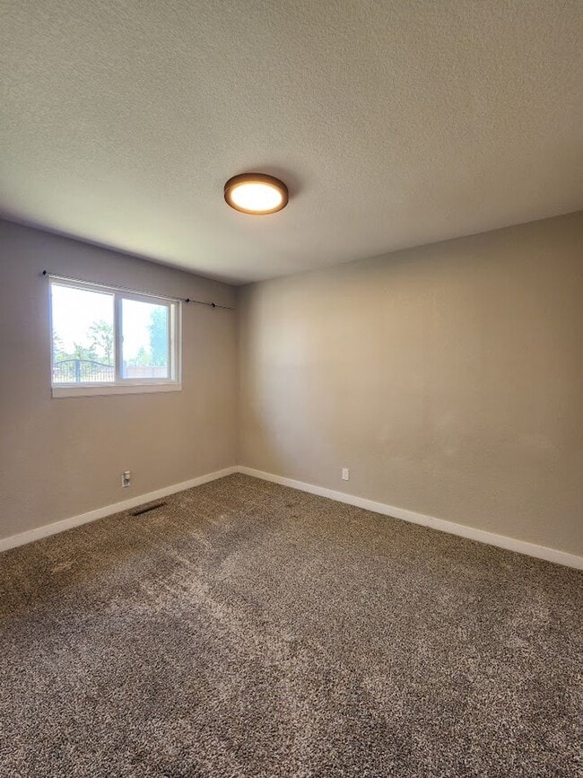 Building Photo - Long Realty & Property Management - Updated Ranch Home on 1 Acre