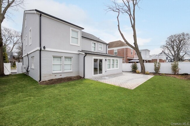 Building Photo - 73 Stratford Rd
