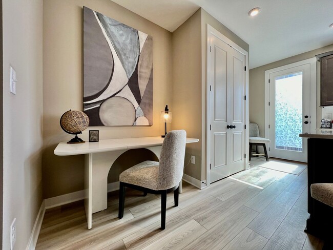 Building Photo - 4 Bedroom, Luxury living in premium location next to Liberty Center and Interstate 75