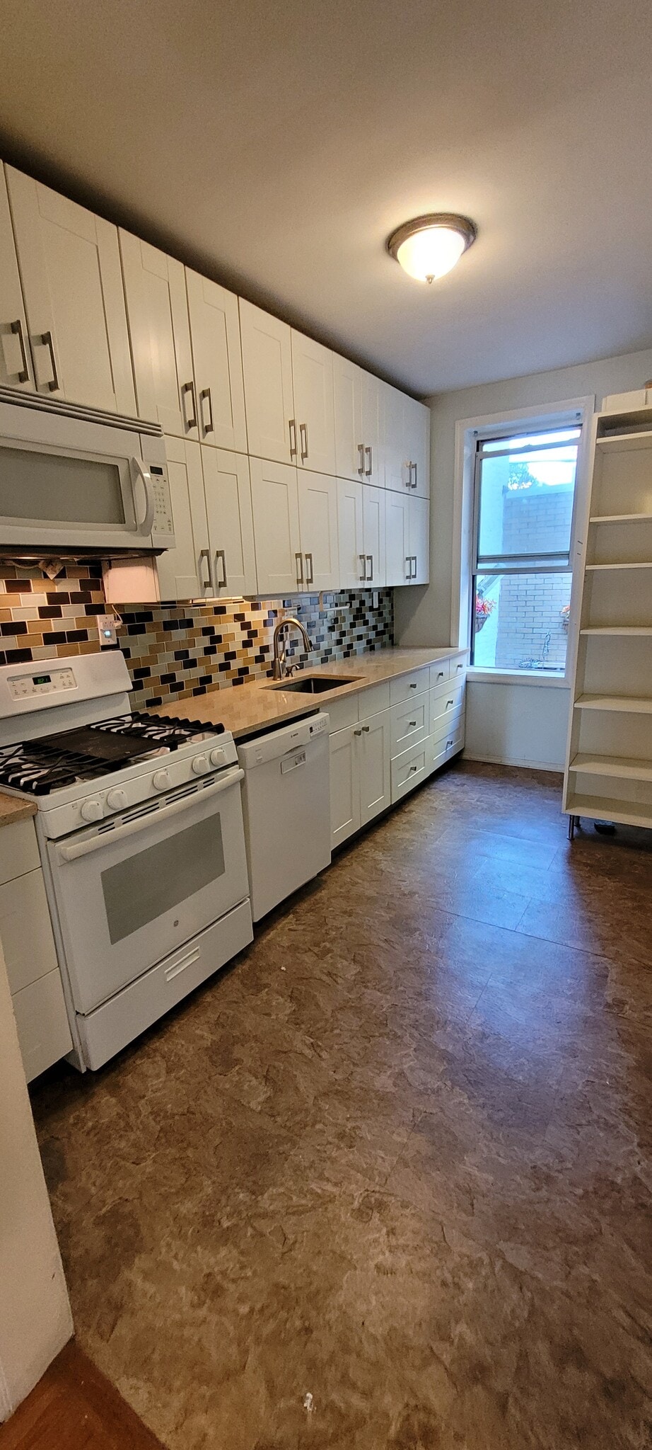 Kitchen - 46 Clara St