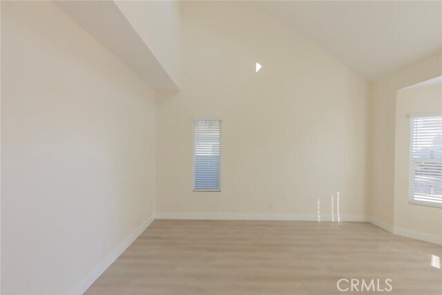 Building Photo - 2215 Marshallfield Ln