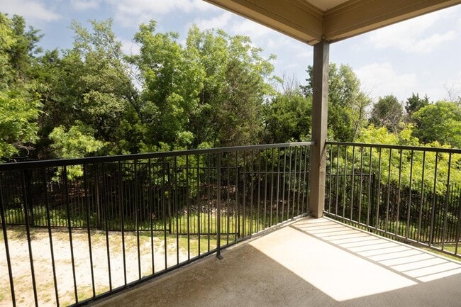 Building Photo - 2320 Gracy Farms Ln