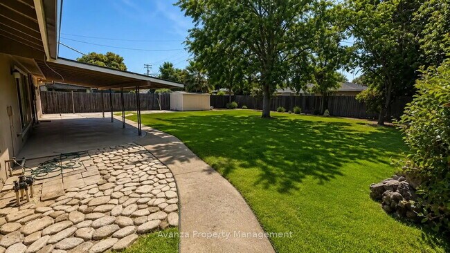 Building Photo - Home for Rent  3 Bed/1 Bath - 1,847 Sq Ft.  Rent: $2,195/month  Deposit: $2,295 Hoover High Region