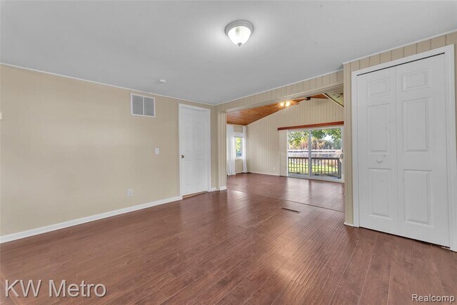 Building Photo - 2416 Shawood Dr