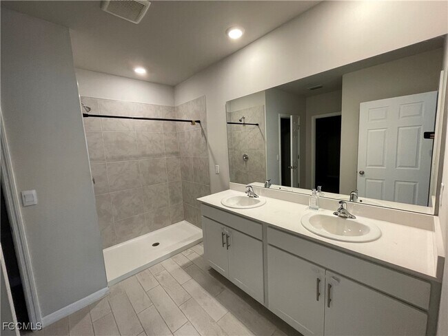 Building Photo - 16645 Elkhorn Coral Dr