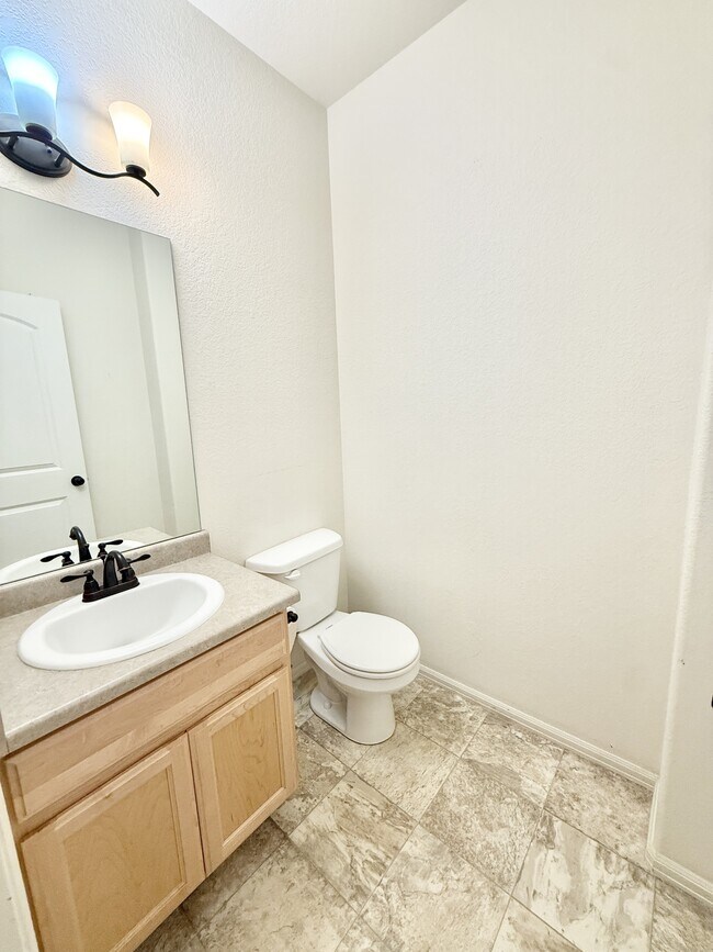 Building Photo - 3442 Curlew Dr