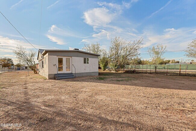 Building Photo - 580 Chula Vista St