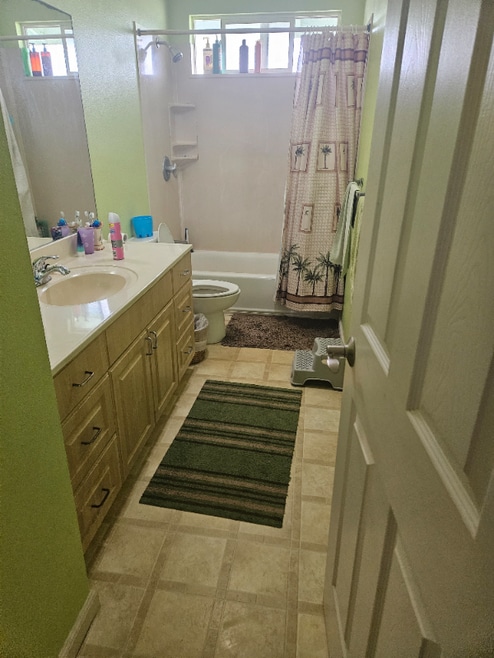 Building Photo - 526 Maluniu Ave