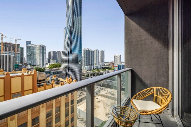 Building Photo - 245 SE 1st St