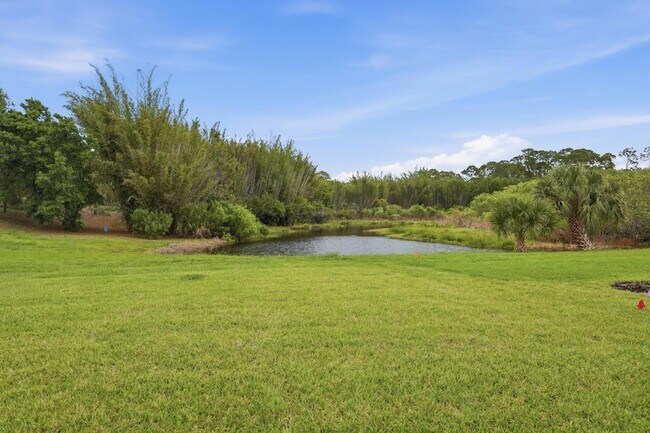 Building Photo - 140 SE Via Tirso