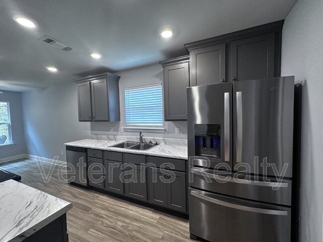 Building Photo - 14073 Fox Hill Dr