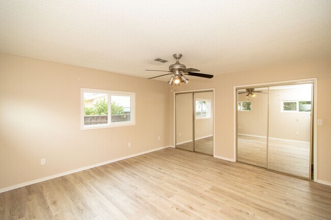 Building Photo - Expansive Four-Bedroom In Highly Desirable City Of Redlands!