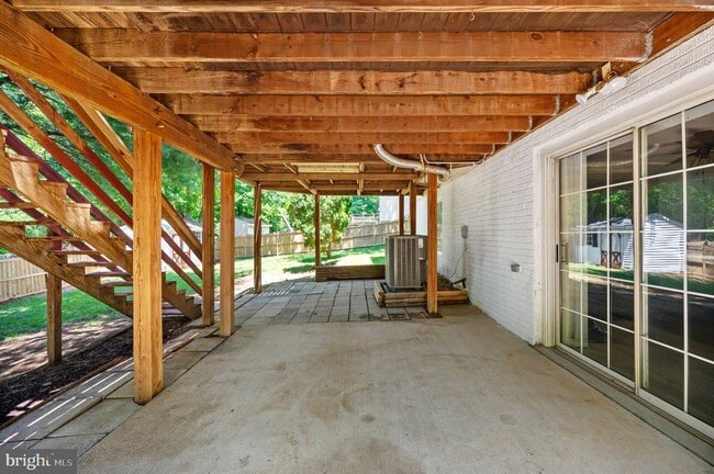 Building Photo - 22 Tanterra Dr