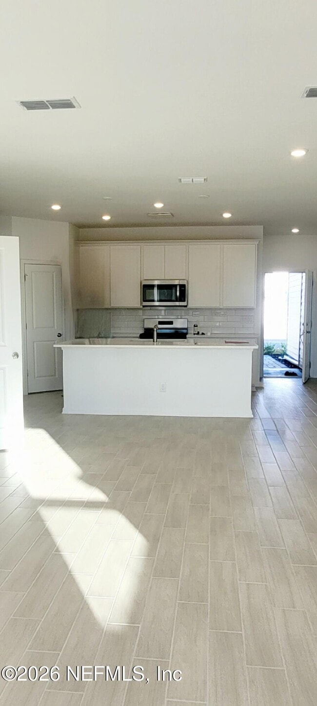 Building Photo - 40 Kingsville Ct